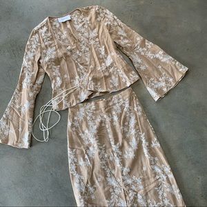 Fes Embroidered Set 🤍✨ in Biscuit NWOT